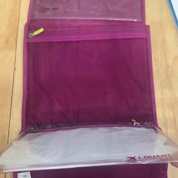 NWOT Hanging travel/locker organizer - Picture 4 of 8